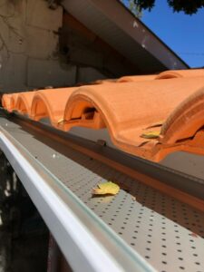 PAREFEUILLE POUR GOUTTIÈRES ALUMINIUM A CLAOUEY AU CAP-FERRET